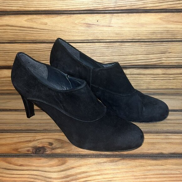 Stuart Weitzman Shoes - Stuart Weitzman‎ Black Suede Heels Womens Size 10 M Leather Sole Round Toe